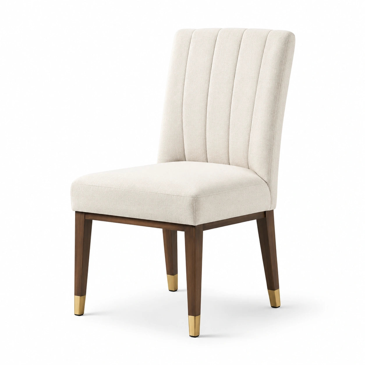 Sedia in legno e tessuto beige con dettagli metallici dorati